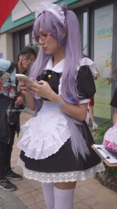 【xxn-323】刻晴女仆小姐姐..半透明内露毛..被摄影师围拍[某房同步]